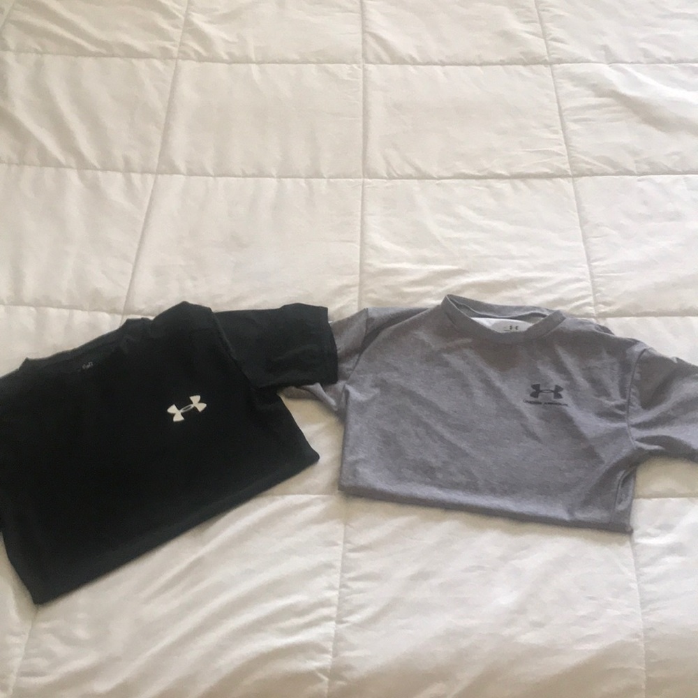 2 SM under armour T-shirt’s